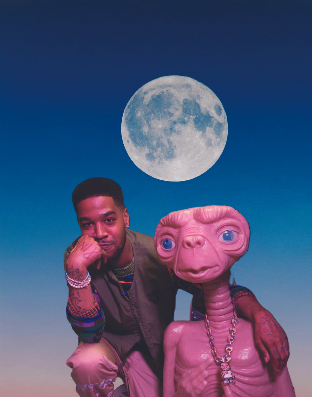 ALIEN MAN POSTER - PosterFi